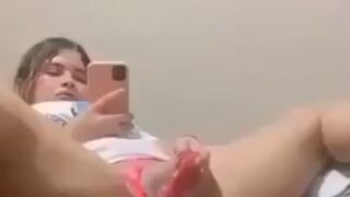 Video Yacuny Masturbate Naked With A Dildo Is Hot Viral