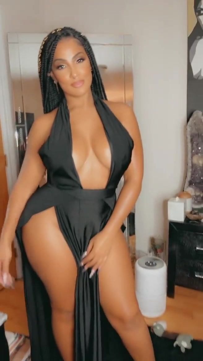 RealAimeeO Onlyfans Nude Showing Off Her Hot Body